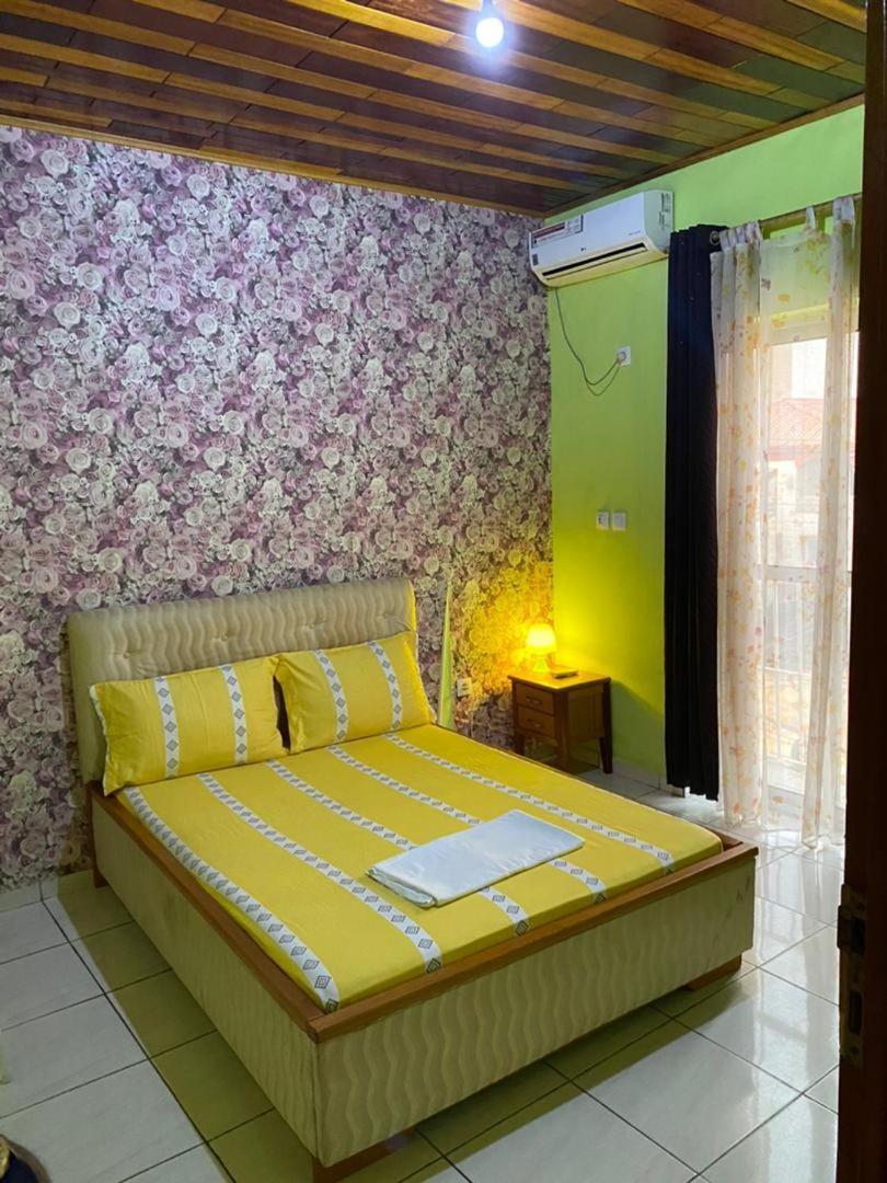 Cave Royale - Chambres-Studios-Apparts Meubles - Logpom Hopithal Des Soeurs Apres Camara Laye Douala Exterior photo